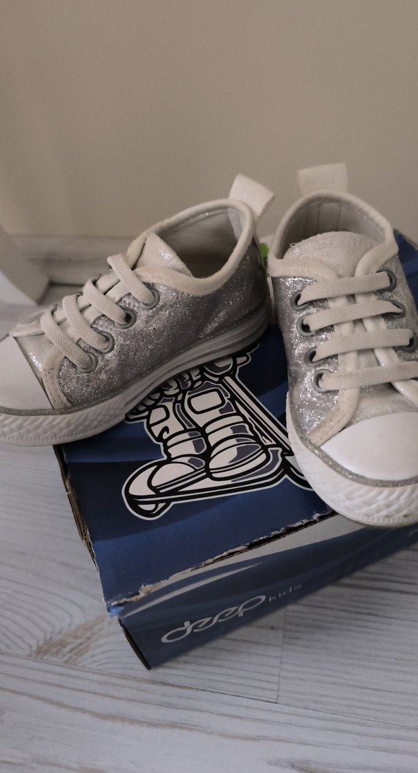 Kız Çocuk Gümüş Parlak Sneaker - Görsel 2