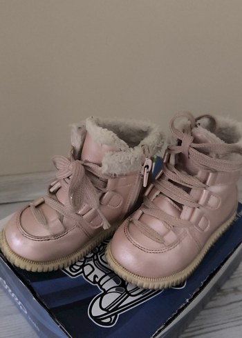 Kız Çocuk Pembe Bağcıklı Bot - Görsel 3