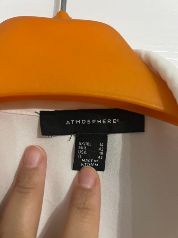 Düğmeli Beyaz Kolsuz Gömlek - Görsel 2