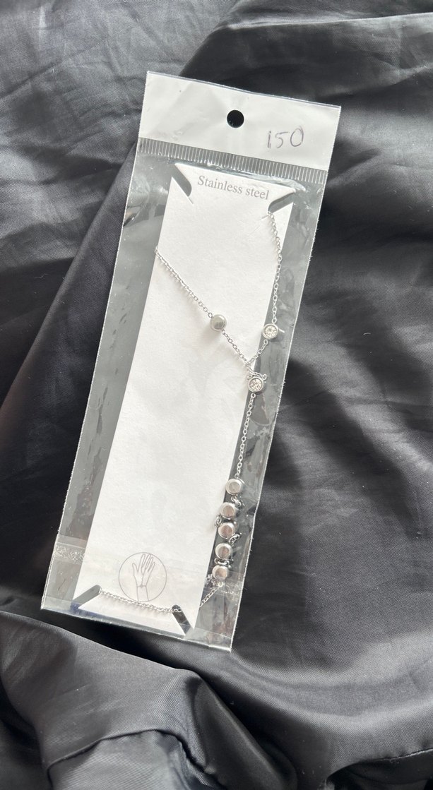 Gri Zincir Detaylı Kadın El Zinciri - Görsel 2