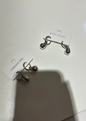 Zincir Detaylı Mini Gri Kadın Küpeler - Görsel 2