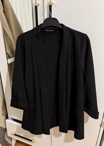 Zara Siyah Dokumlu Uzun Kollu Blazer