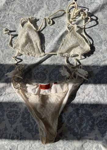Dantel Detaylı Beyaz Bohem Bikini