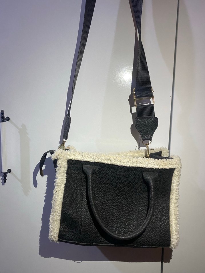 Kürklü Siyah Deri Kadın Çanta - Görsel 4