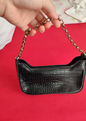 Diğer Zincir Detaylı Siyah Deri Yılan Desenli Çanta