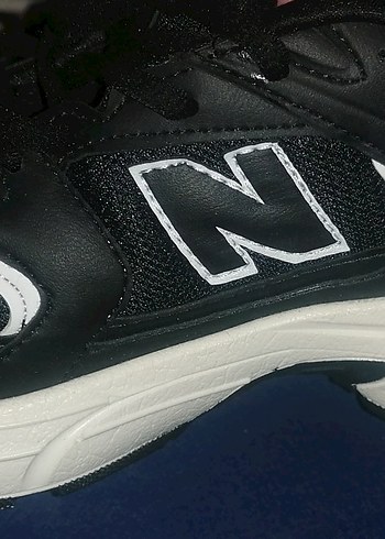 New Balance Siyah Bağcıklı Spor Ayakkabı - Görsel 3