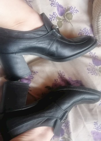 Kadın Siyah Deri Kemerli Topuklu Ayakkabı - Görsel 4