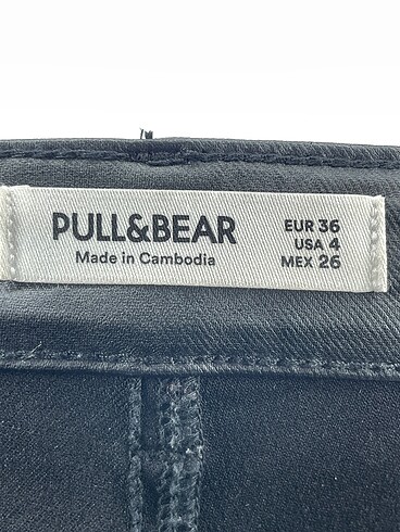 36 Beden siyah Renk Pull and Bear Düz Kesim %70 İndirimli.