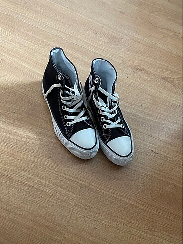 Siyah converse