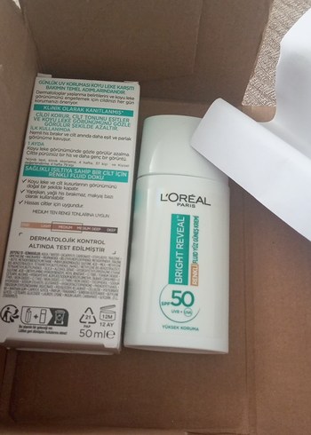 L'Oréal Paris Bright Reveal SPF 50  renkli Güneş  Koruyucu - Görsel 2