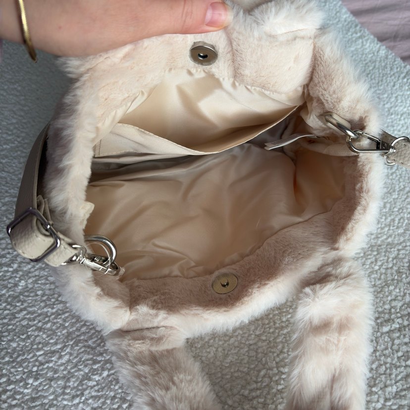 Bej Peluş Detaylı Kadın Çanta - Görsel 5