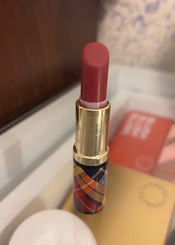 Orijinal este lauder ruj - Görsel 3