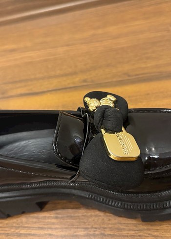 Parlak Siyah Tokalı Kadın Loafer - Görsel 2