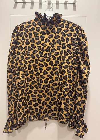 Leopar Desenli Uzun Kollu Fırfırlı Bluz - Görsel 4