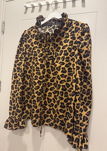 Leopar Desenli Uzun Kollu Fırfırlı Bluz - Görsel 5