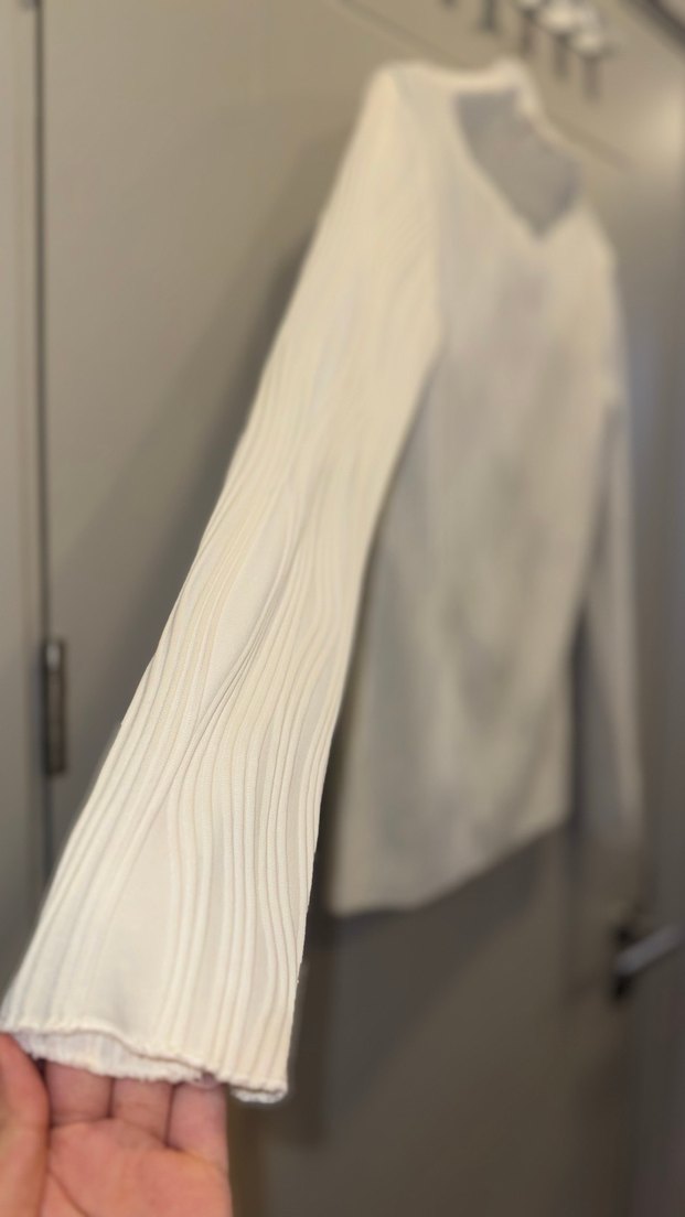 Uzun Kollu Pliseli Beyaz Kadın Kazak - Görsel 2