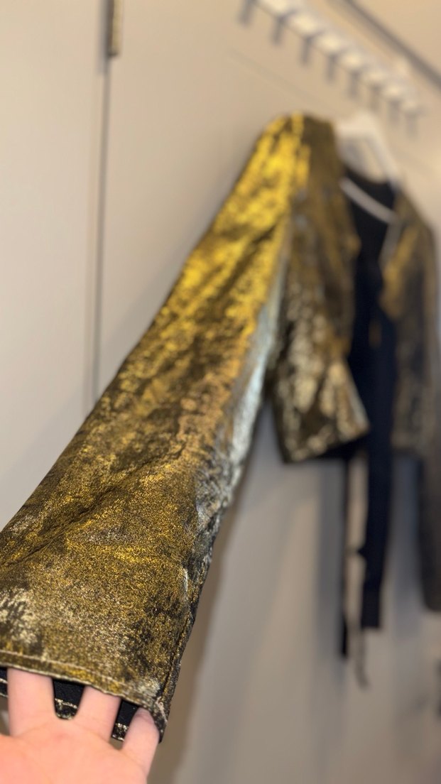 Parlak Altın Yılan Derisi Desenli Kadın Ceket - Görsel 4