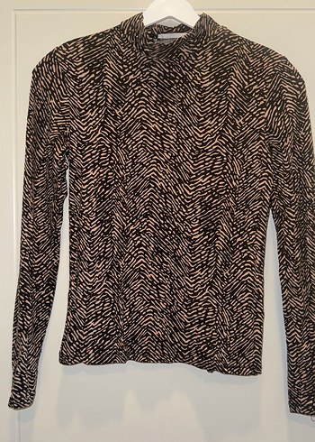 Kahverengi Zebra Desenli Boğazlı Kadın Bluz - Görsel 2