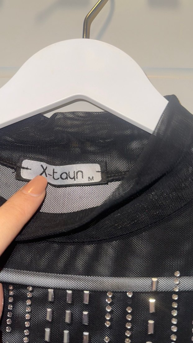 Siyah Payetli Uzun Kollu Dar Kesim Bluz - Görsel 2