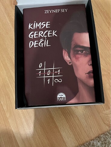  Kimse gerçek değil kutulu set