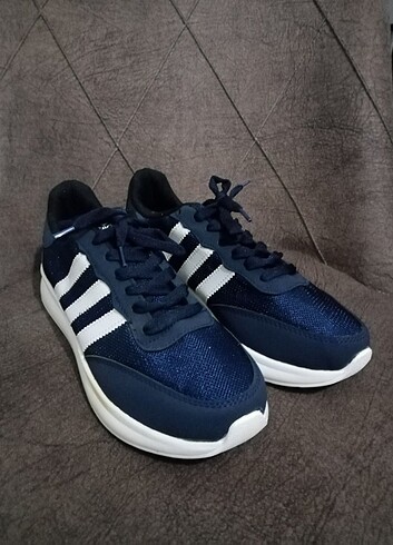 Adidas Spor ayakkabı