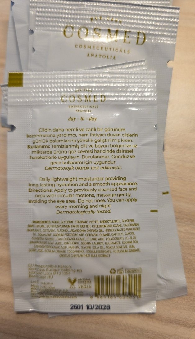 Cosmed Ultra Nemlendirici ve Besleyici Krem testerları - Görsel 3