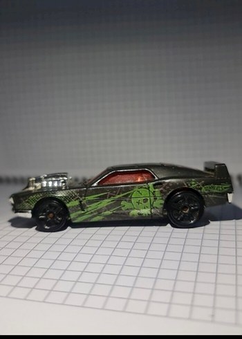 Hot Wheels Ford Mustang Rivited 1/64 Dark Green with Skull - Görsel 3