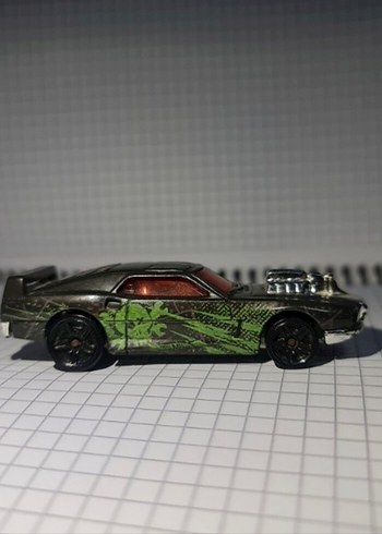 Hot Wheels Ford Mustang Rivited 1/64 Dark Green with Skull - Görsel 5