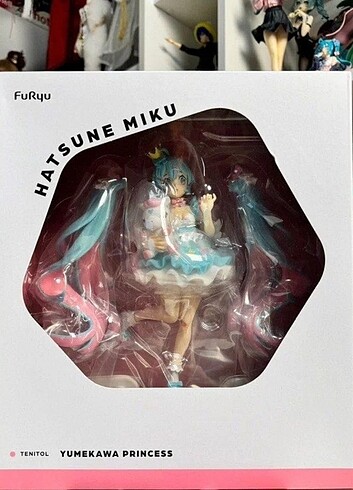 Diğer Hatsune Miku figürü