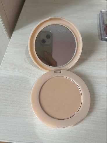Maybelline Maybeline pressed powder