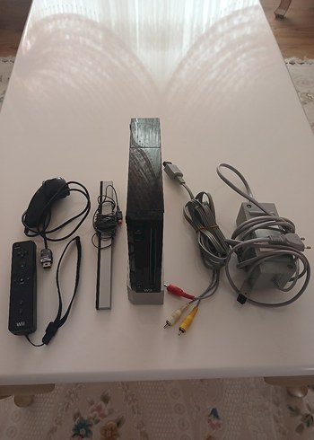 Siyah Nintendo Wii softmodlu