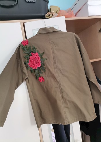 m Beden Nakışlı Düğmeli Kadın Ceket