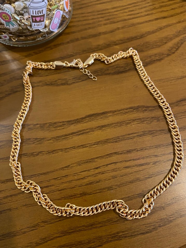 Altın Renk Zincir Detaylı Kadın Kolye - Görsel 2