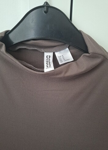 H&M Hm boğazlı crop