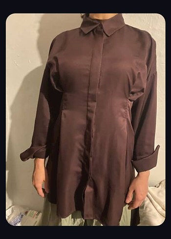 Düğmeli Kahverengi Saten Midi Gömlek
