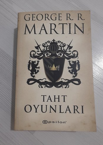 Taht Oyunları ilk kitap