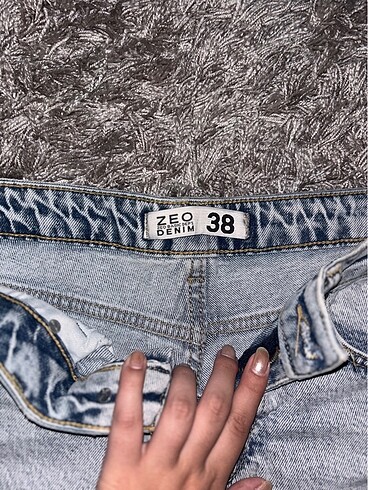 38 Beden Denim yırtıklı şort