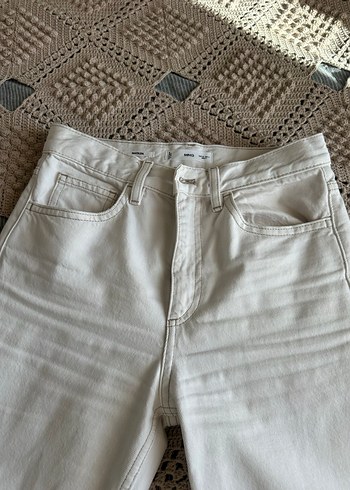 Bej MNG Düğmeli Rahat Kesim Kadın Kot Pantolon - Görsel 2