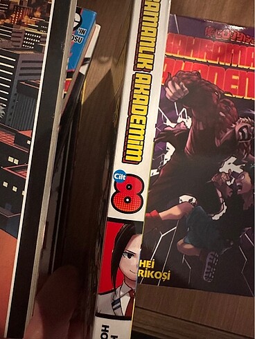  Kahramanlık akademim ( boku no hero academia) manga 8. Cilt
