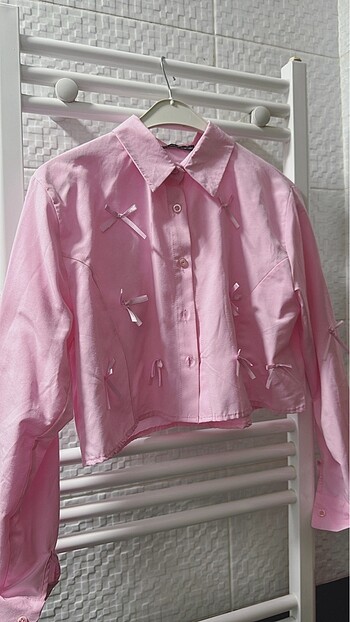 PEMBE CROP GÖMLEK