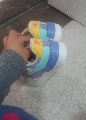 Mor Velcro Bağcıklı Kız Spor Ayakkabı - Görsel 3