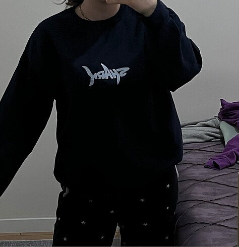 sweatshirt