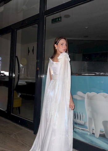 Beyaz Drapeli Straplez Uzun Abiye - Görsel 2