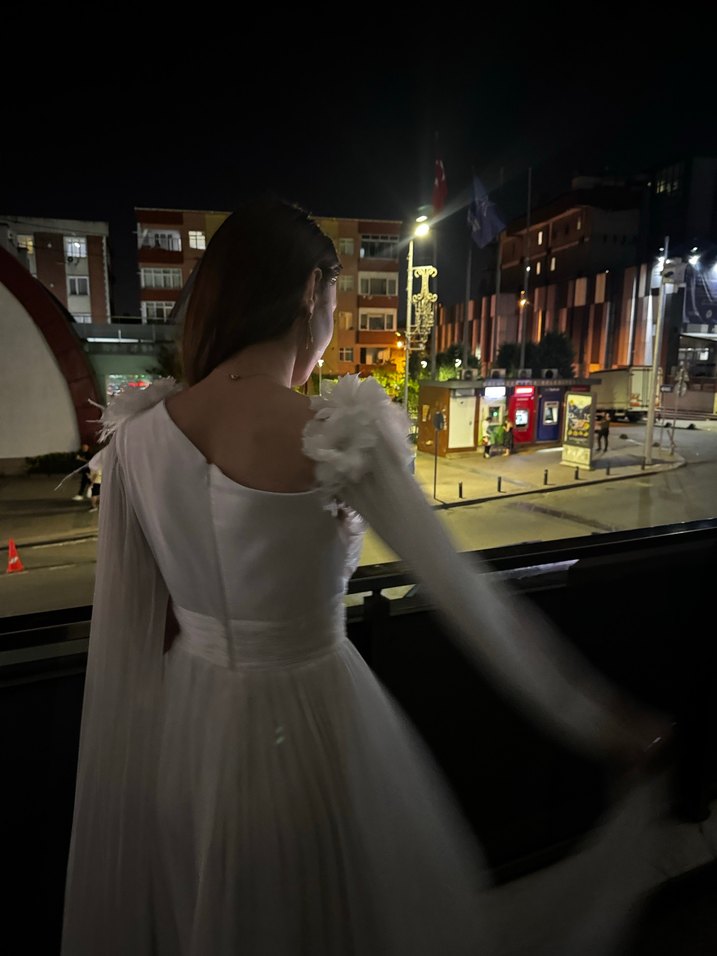 Beyaz Drapeli Straplez Uzun Abiye - Görsel 3