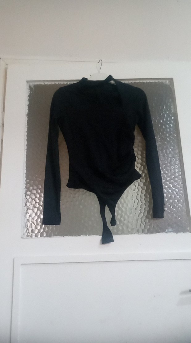 Siyah Yüksek Yakalı Kadın Bluz - Görsel 2