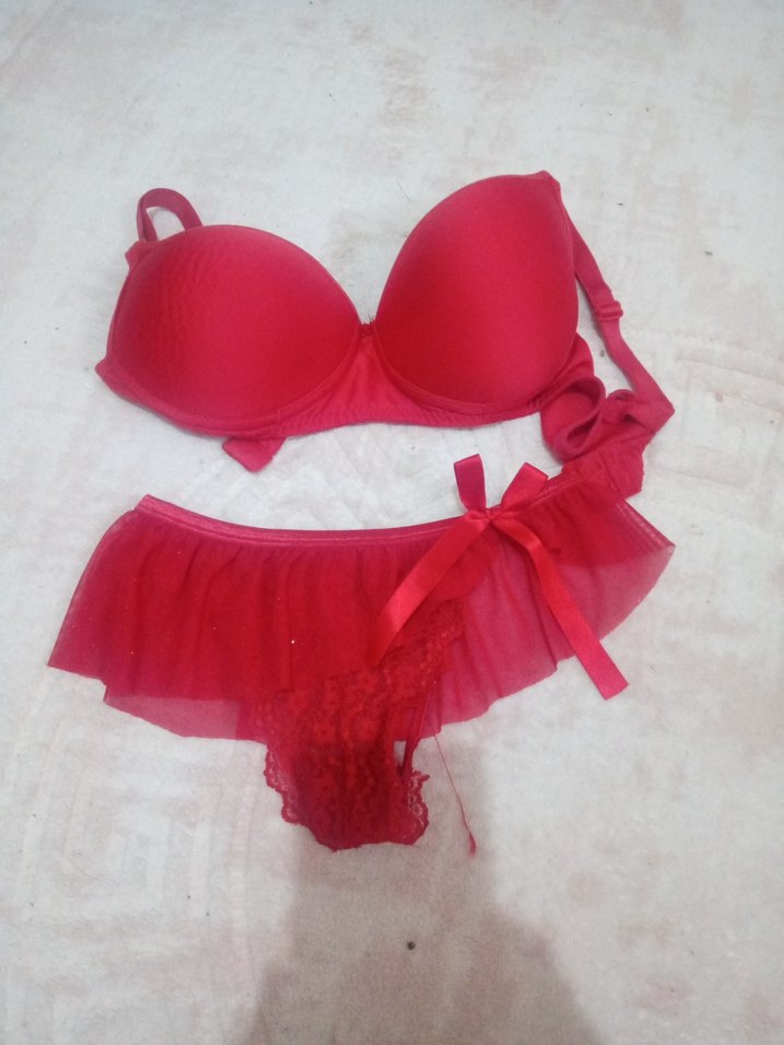 Kırmızı Mini Bohem Tarzı Sütyen Takımı
kullanılmış - Görsel 2