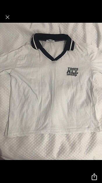 Beyaz polo yaka t-shirt ????