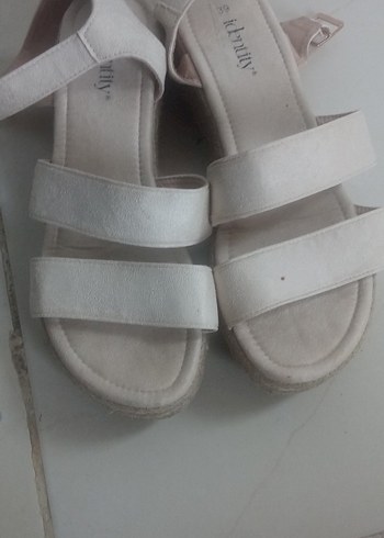 İdilbaby Beyaz Kadın Dolgu Topuklu Sandalet