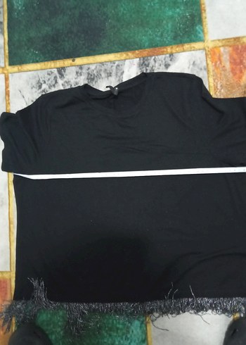 l Beden Siyah Püsküllü Mini Tişört