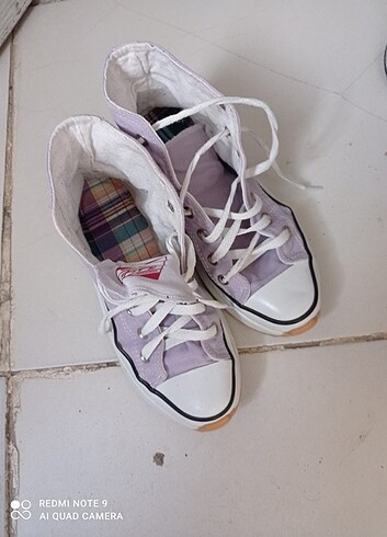 Converse bende bu uygulamadan aldim buyuk geldi biraz